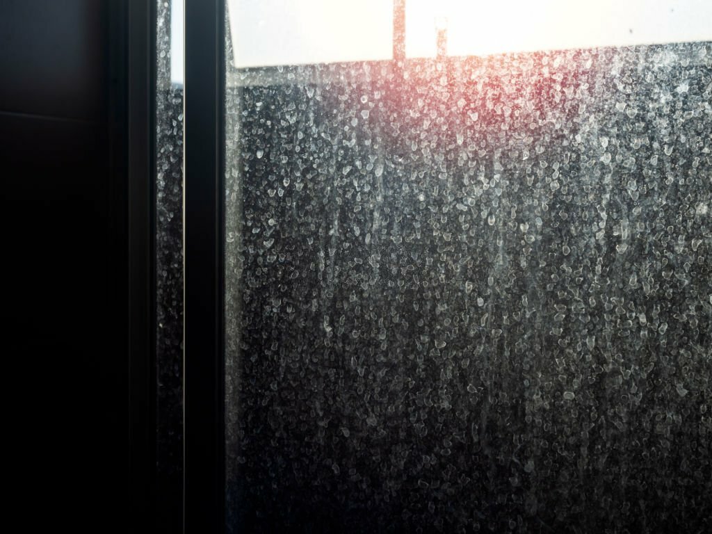 3 Ways to Get Water Stains off Your Shower Doors