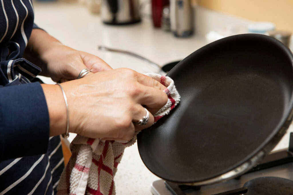Cleaning-Your-Cast-Iron-Skillet